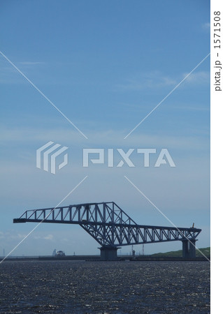 建設中の東京港臨海大橋 1571508