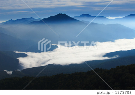 雲海と山並み 雲海と山並み 1575703