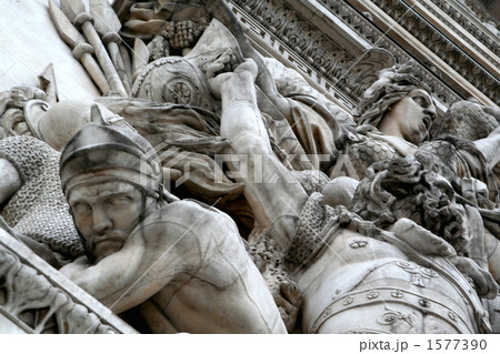 (フランス)パリのエトワール凱旋門の彫刻 1577390