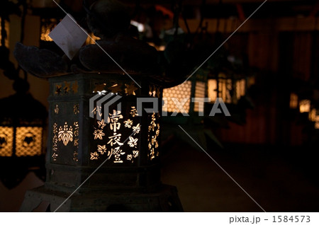 春日大社の常夜灯 1584573