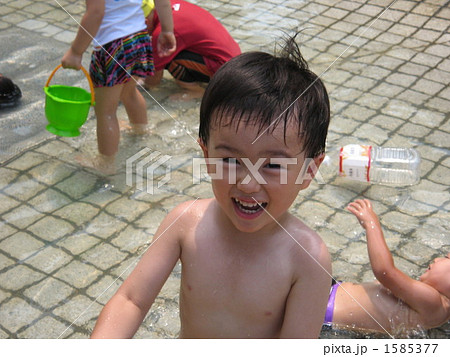 水遊び 1585377