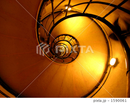 凱旋門の螺旋階段 1590061