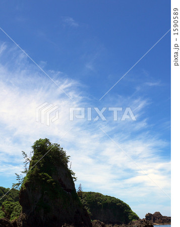 巌門鷹の巣岩（縦） 1590589