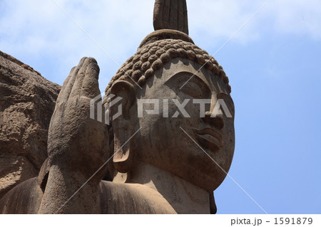 スリランカ アウナカ仏陀立像 スリランカ アウナカ仏陀立像 1591879