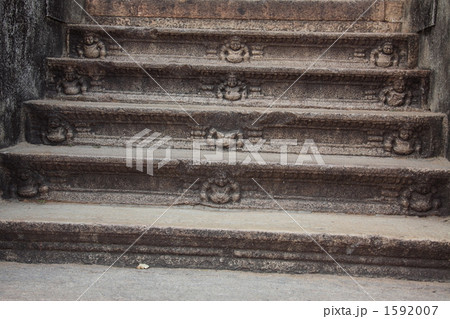 イスルムニヤ精舎の階段装飾 イスルムニヤ精舎の階段装飾 1592007