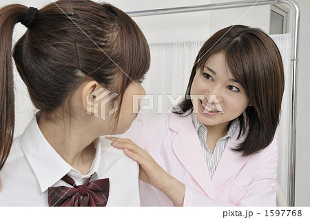 診察 診察 1597768