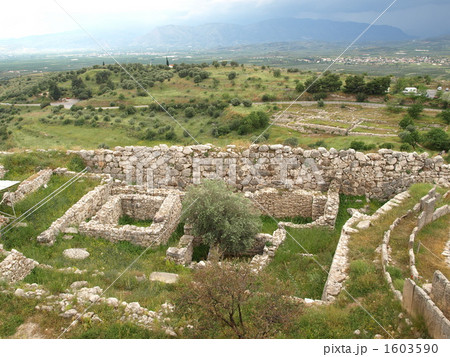 世界遺産「ミケーネとティリンスの 古代遺跡群」の「ミケーネ遺跡の場内の邸宅」(ギリシャ) 世界遺産「ミケーネとティリンスの 古代遺跡群」の「ミケーネ遺跡の場内の邸宅」(ギリシャ) 1603590