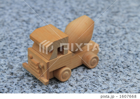 木のおもちゃ　② 1607668