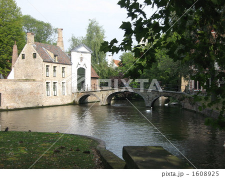 川辺の公園 川辺の公園 1608925