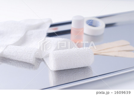 手当 手当 1609639