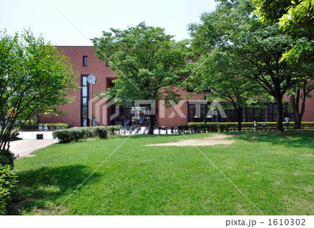 酒田散歩・市立中央図書館 1610302