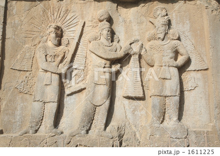 ホスロウ2世叙任図のレリーフ 1611225