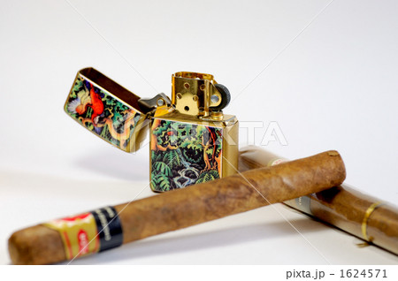 ジッポライターと葉巻 ジッポライターと葉巻 1624571