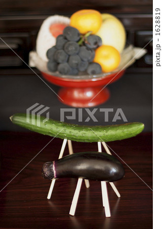 お盆のナスの牛・キュウリの馬 1628819