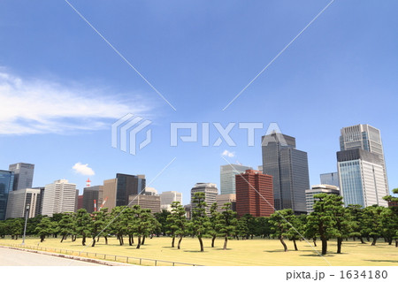 丸の内のビル街 1634180