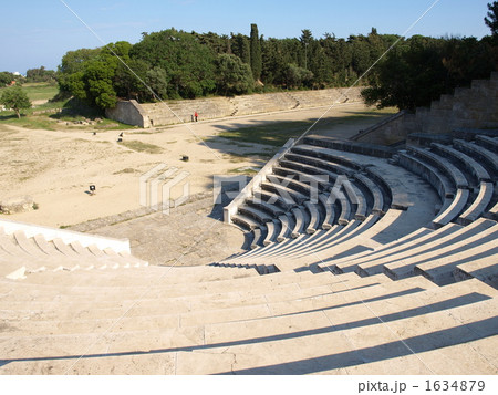 「ロドス島」の「アクロポリスの古代劇場」（ギリシャ） 1634879
