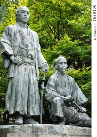 円山公園の坂本龍馬と中岡慎太郎 1639100