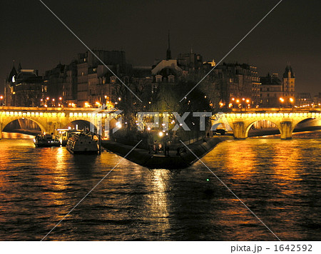 夜のシテ島 1642592