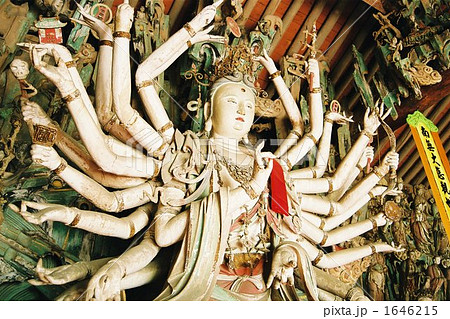 中国の世界遺産 山西省・平遥双林寺の千手観音像の写真素材 [1646215