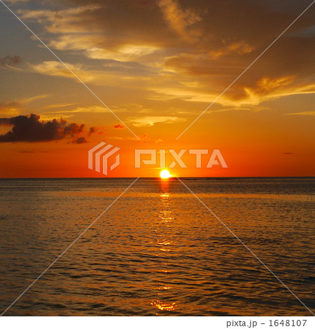 夕焼け 1648107