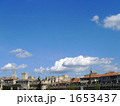 対岸から臨む宮殿と青い空 1653437
