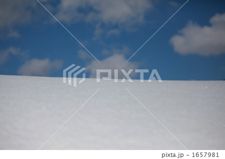晴れた雪原 1657981