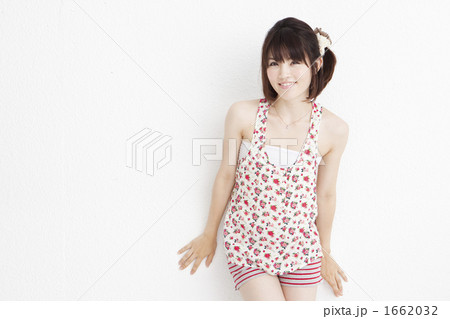 ポートレート　若い女性 1662032