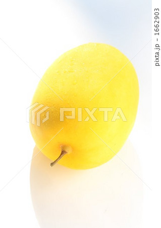 1662903