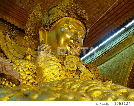 マハムニ・パゴダの大仏(マンダレー/ミャンマー) マハムニ・パゴダの大仏(マンダレー/ミャンマー) 1663124