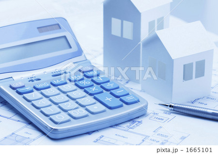 設計図と電卓 1665101
