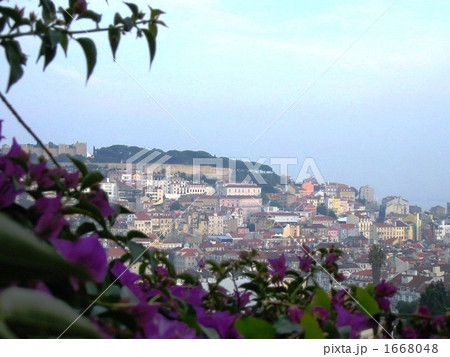 夕日の丘の街　リスボン 1668048