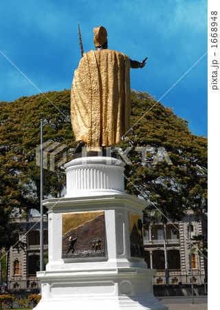 カメハメハ大王像後姿２ 1668948