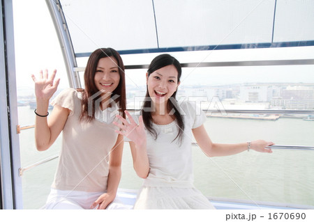 観覧車に乗る二人 1670690