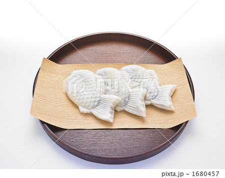 白いたいやき 1680457