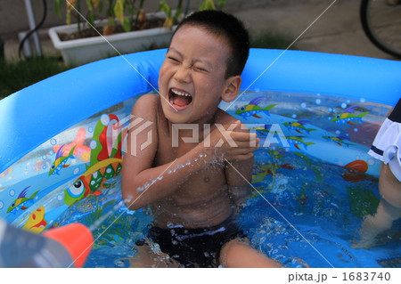 プール 水掛け2 プール 水掛け2 1683740