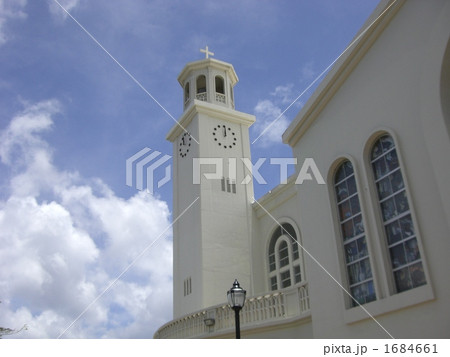 白い教会と青空 1684661