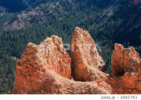 幻想的なブライスキャニオンの岩の色 1685761