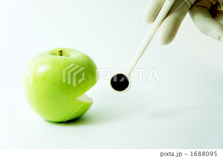 青リンゴの歯科診療『あーんして』２ 1688095