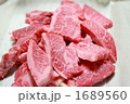 1689560