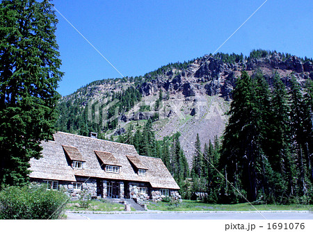 クレーターレイク　キャビン 1691076