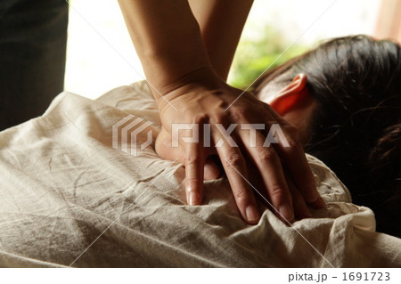 整体　マッサージ 1691723