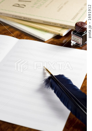 1691912