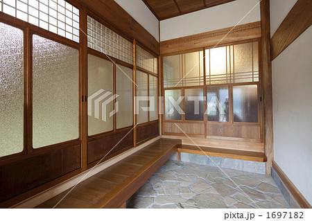 日本家屋の玄関の写真素材