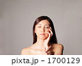 1700129
