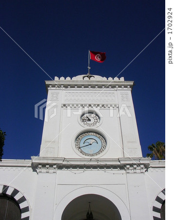 チュニスの旧市街にある政府建物（チュニジア） 1702924