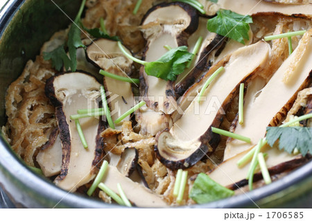 松茸ごはん 1706585