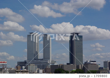 澄み切った青空に映える名古屋高層ビル 澄み切った青空に映える名古屋高層ビル 1709860
