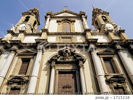 パレルモ市内の教会 1715216