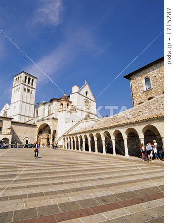 アッシジの大聖堂 1715287