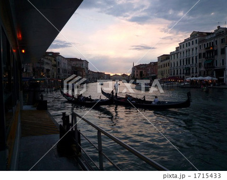 ベニスの夕暮れ 1715433